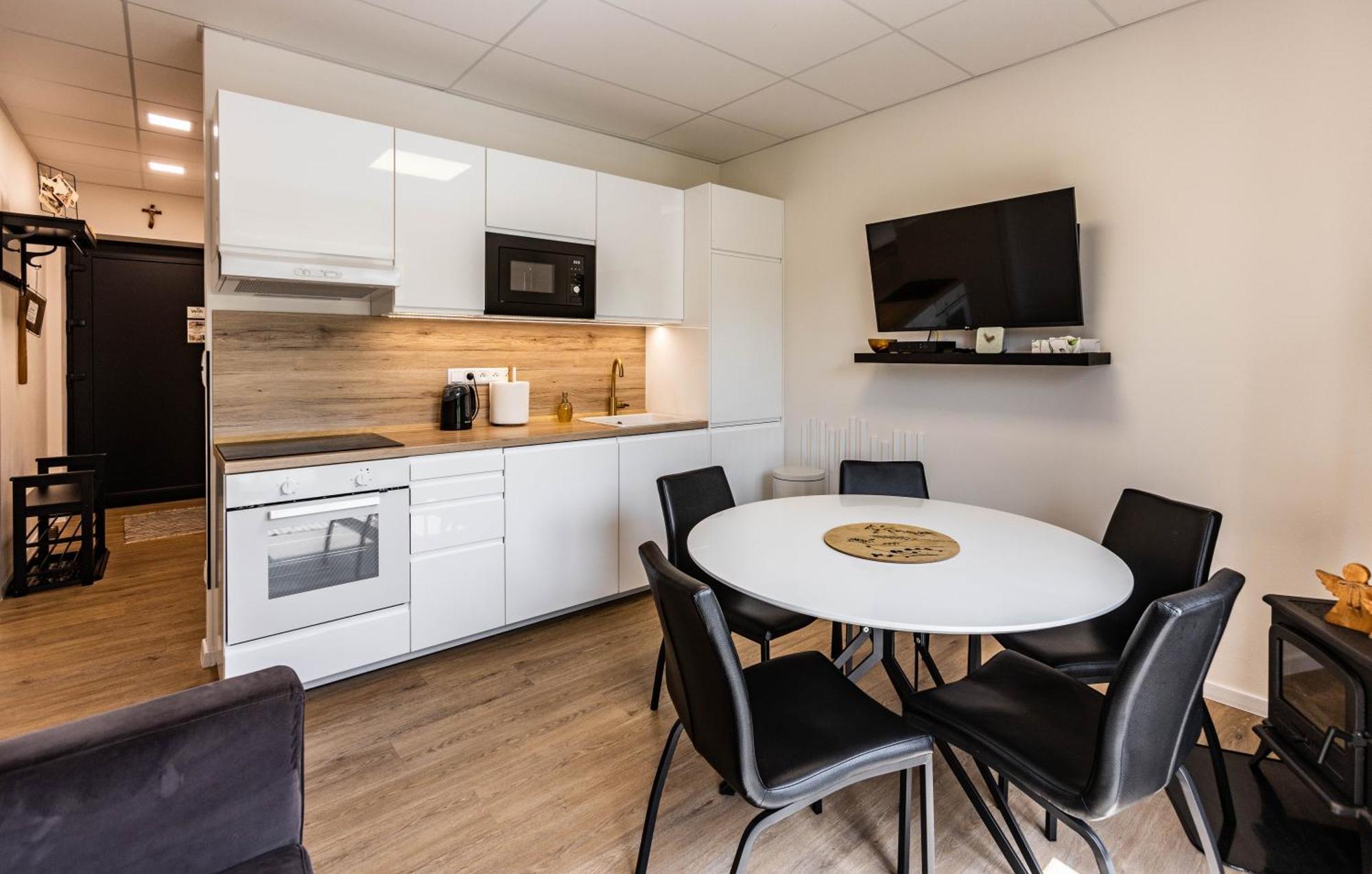Sunny Apartment With Free Parking ズヴォレン エクステリア 写真